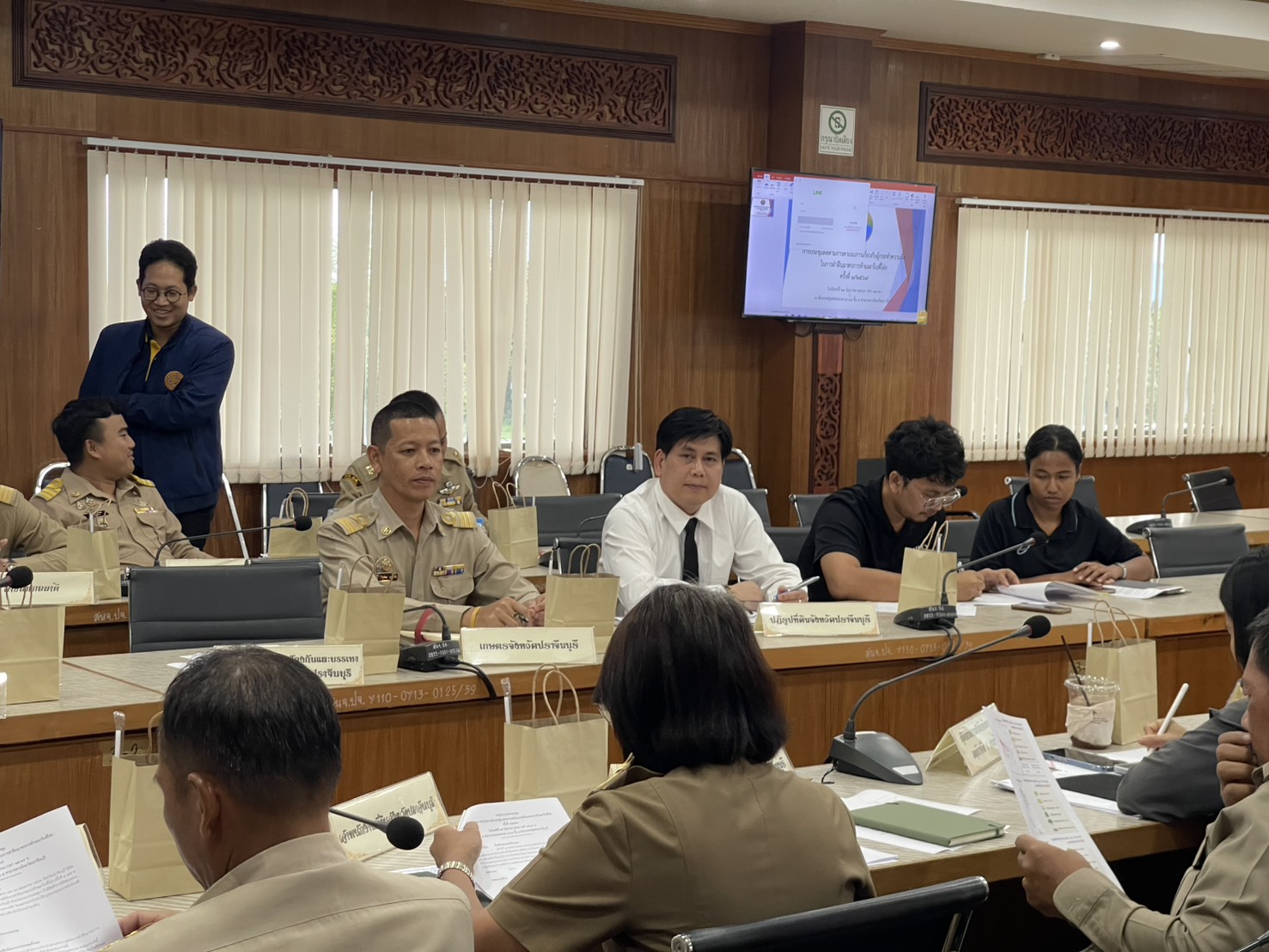title - วันที่ 29 มิถุนายน 2569 นายวิทูล ประดิษฐบุญ ปฏิรูปที่ดินจังหวัดปราจีนบุรี พร้อมด้วย เจ้าหน้าที่ ส.ป.ก.ปราจีนบุรี เข้าร่วมการประชุมติดตามการดำเนินงานเกี่ยวกับผู้กระทำผิด ในการฝ่าฝืนมาตรการห้ามเผาในที่โล่ง ครั้งที่ 3/2569